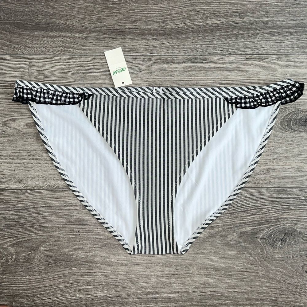 AERIE Bikini Bottom Size Medium Gray & White Striped Gingham Ruffle Cottagecore